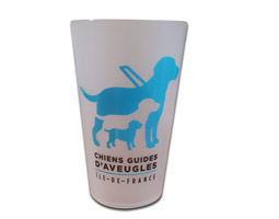 Gobelet réutilisable en plastique avec le logo de l'association